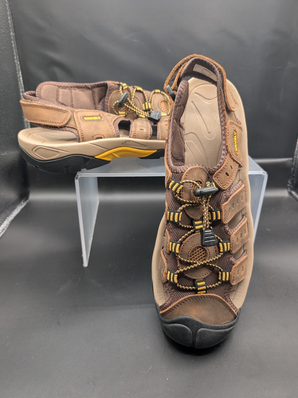 Men's Brown Outdoor Trail Sandals with Secure Bungee Fit